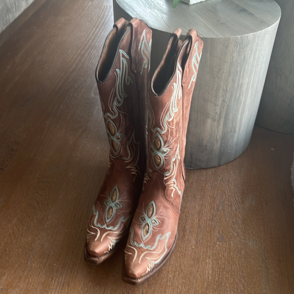 Corral Circle G snip toe cowboy boots 9.5 New In Box
